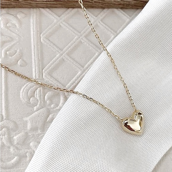 n e w | 14k gold dainty gold heart necklace - Picture 2 of 4